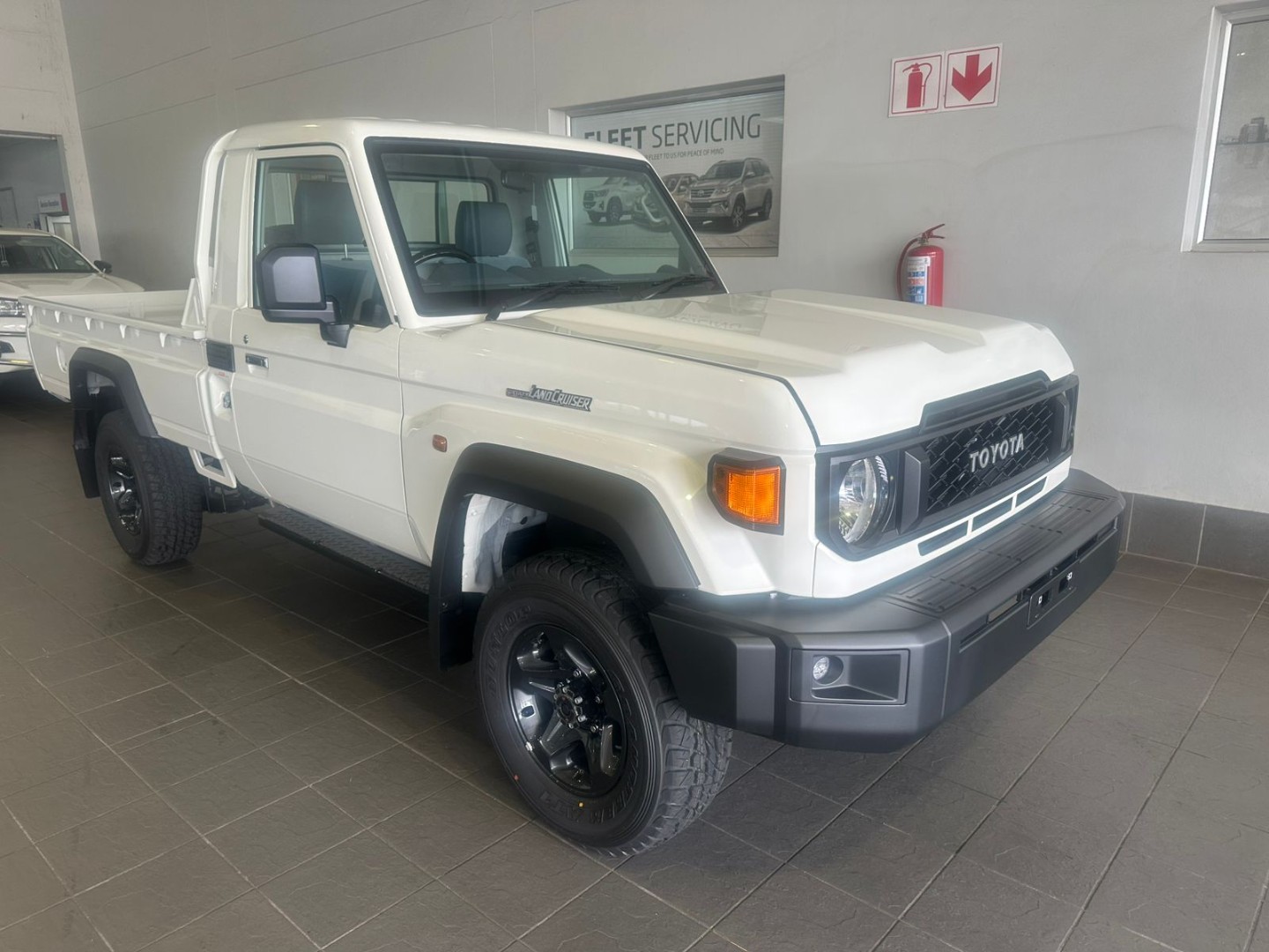 TOYOTA LAND CRUISER 79 2.8 GD-6 P/U S/C, image 1