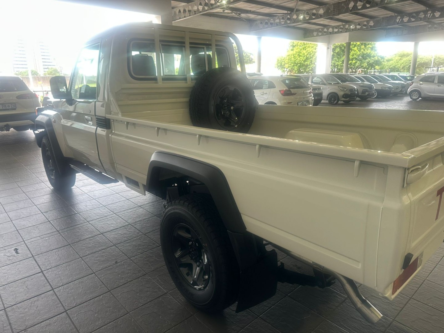 TOYOTA LAND CRUISER 79 2.8 GD-6 P/U S/C, image 2