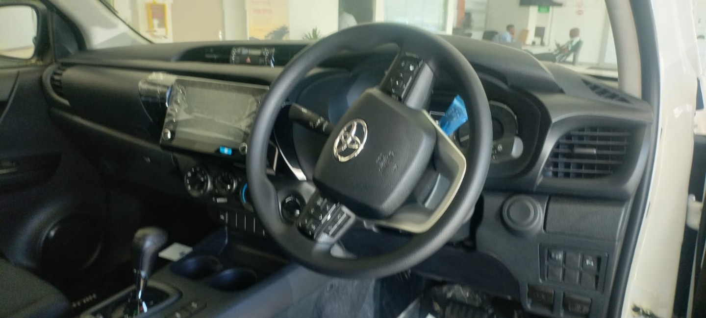 TOYOTA HILUX 2.4 GD-6 RB RAIDER P/U S/C, image 2