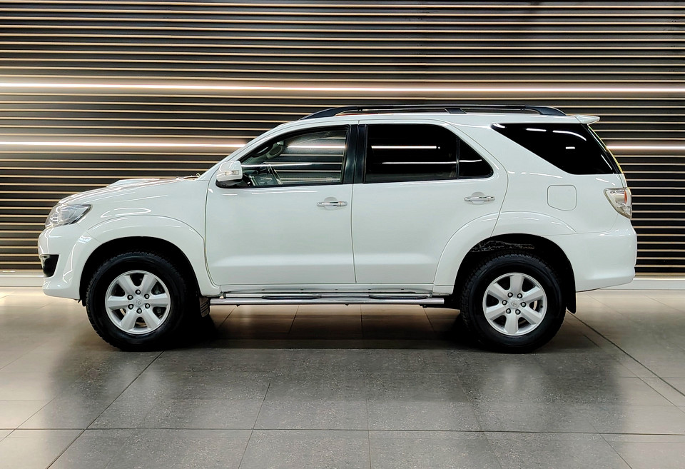 TOYOTA FORTUNER 3.0D-4D HERITAGE R/B, image 2