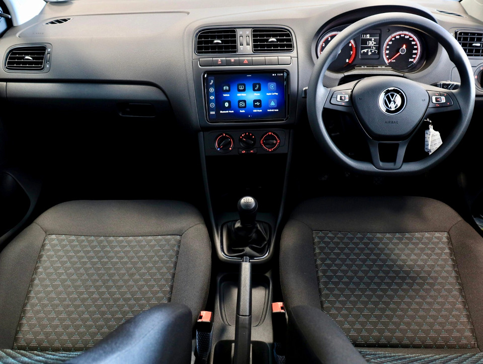 VOLKSWAGEN POLO VIVO 1.4 (5DR), image 2