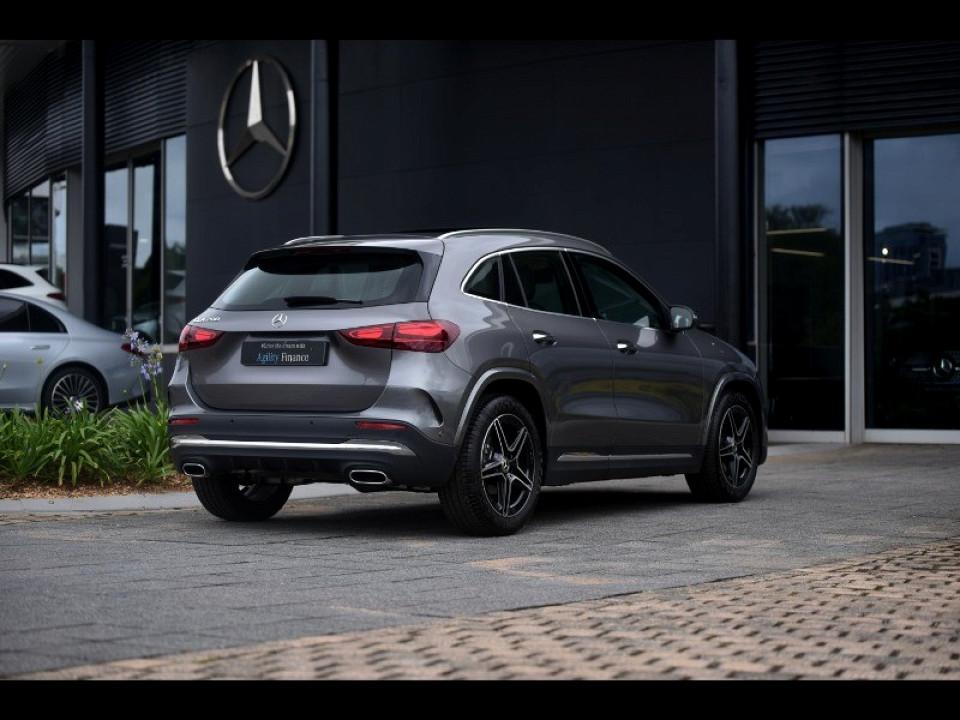 MERCEDES-BENZ GLA 200 A/T, image 2