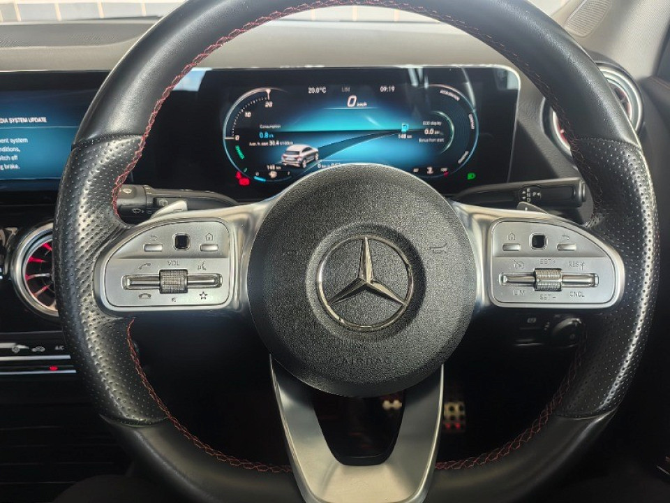 MERCEDES-BENZ GLA 200d PROGRESSIVE A/T, image 2