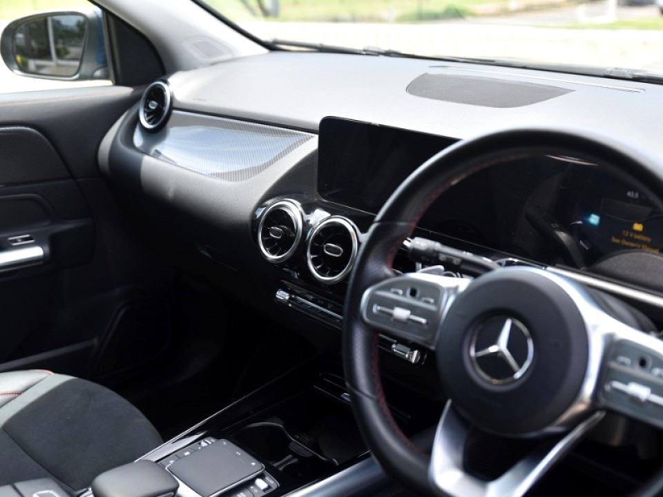 MERCEDES-BENZ GLA 200 PROGRESSIVE A/T, image 2