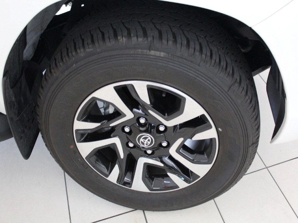 TOYOTA HILUX 2.4 GD-6 RB RAIDER P/U S/C, image 2