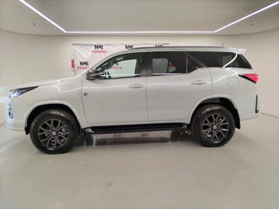 TOYOTA FORTUNER 2.8GD-6 4X4 GR-S A/T, image 2