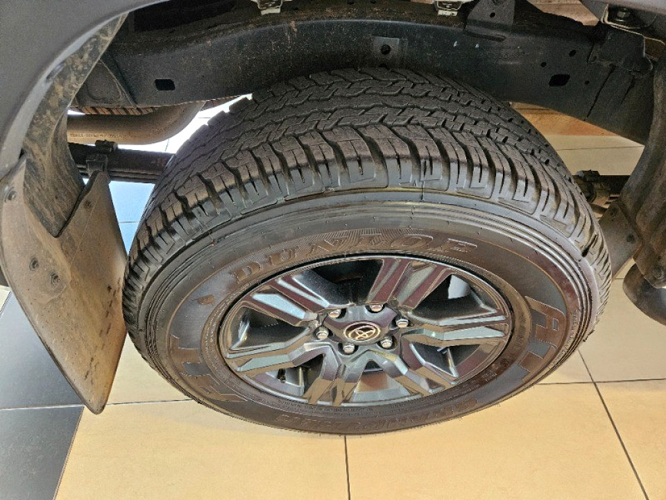 TOYOTA HILUX 2.4 GD-6 RAIDER 4X4 A/T P/U D/C, image 2