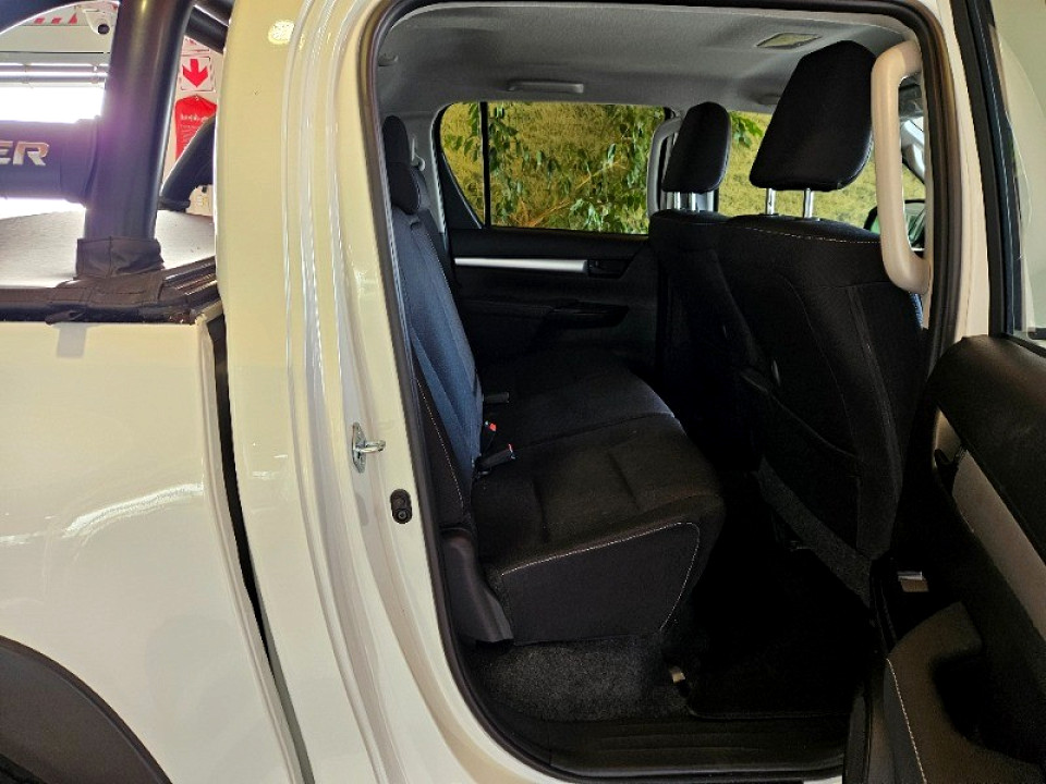 TOYOTA HILUX 2.4 GD-6 RAIDER 4X4 A/T P/U D/C, image 2