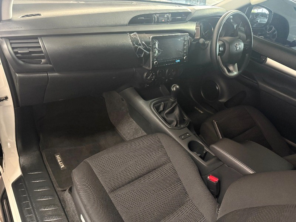 TOYOTA HILUX 2.4 GD-6 RB RAIDER P/U S/C, image 2