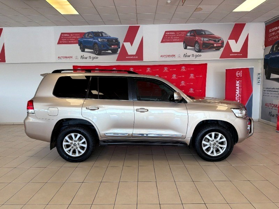 Toyota Land Cruiser 200 4.5D-4D V8 VX-R, image 1