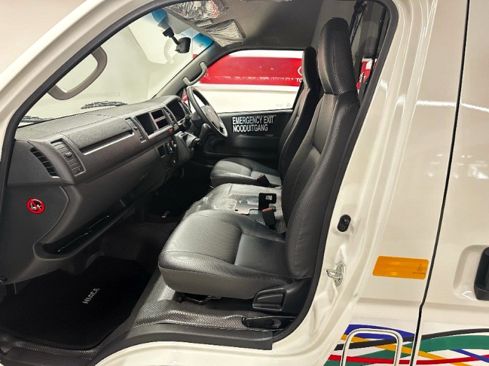 Toyota Hiace 2.5D-4D Ses\'fikile, image 2