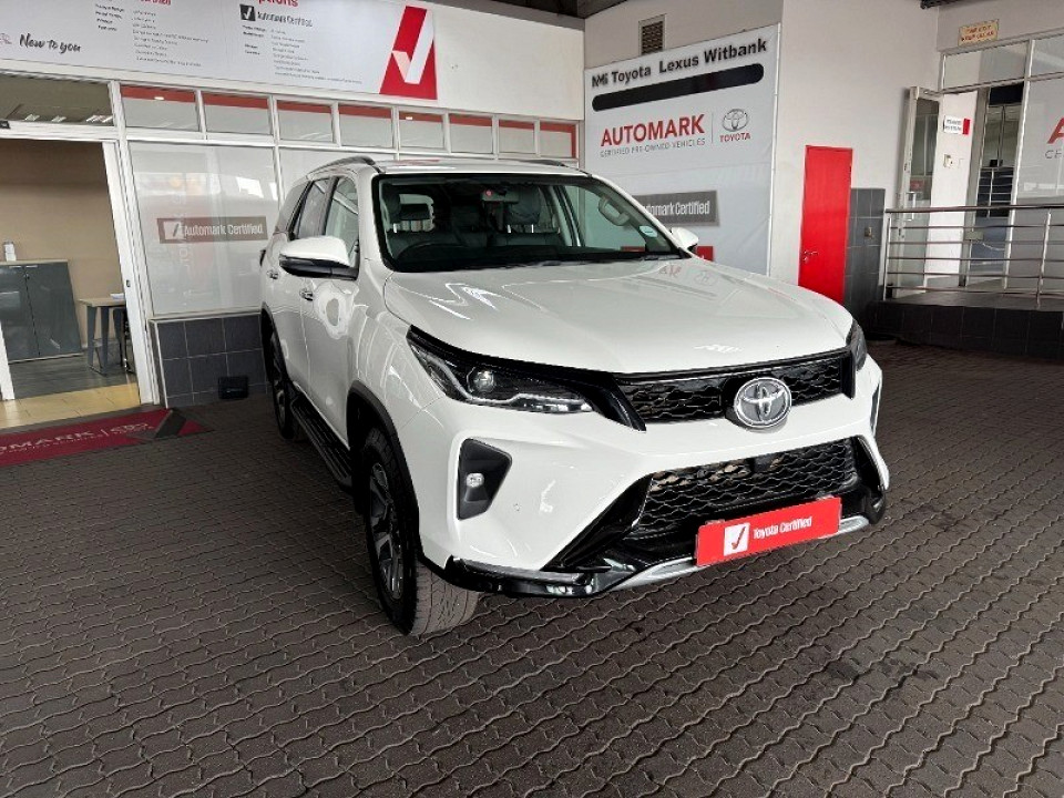 TOYOTA  FORTUNER 2.4GD-6 R/B A/T, image 1
