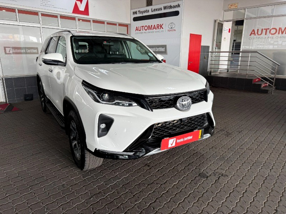 TOYOTA  FORTUNER 2.4GD-6 R/B A/T, image 2