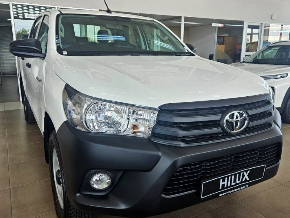 Toyota Hilux Double Cab 2.4GD6 4X4 SR MT, image 1