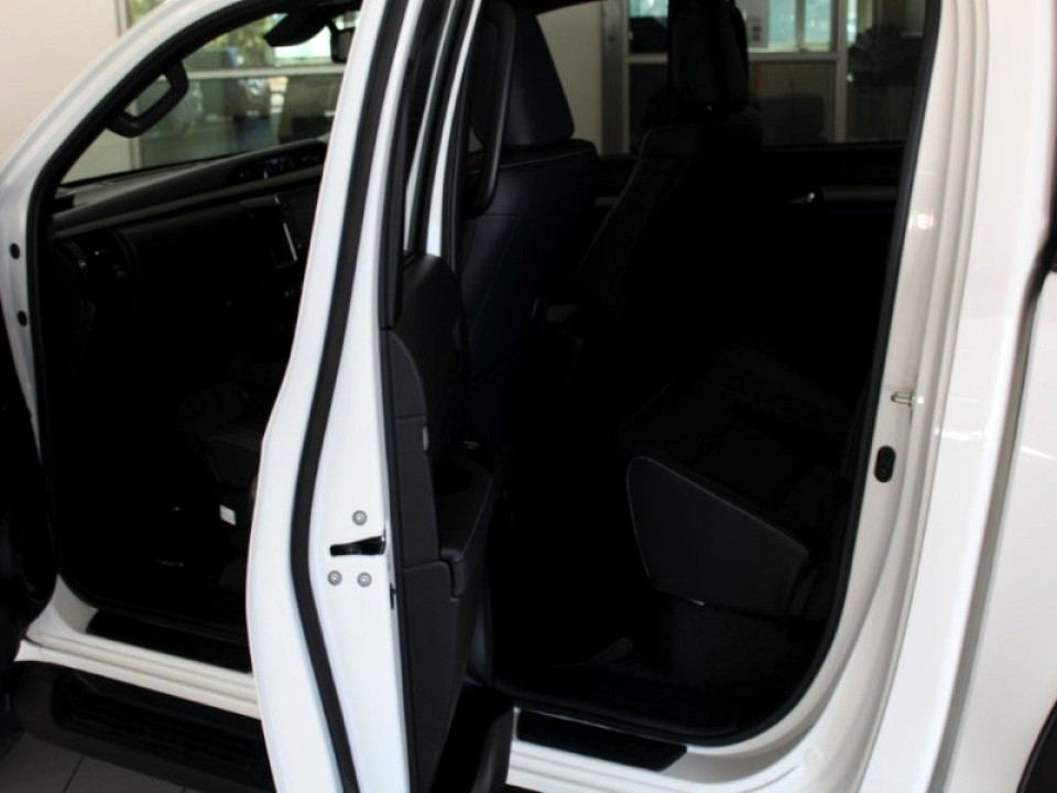 TOYOTA HILUX 2.8 GD-6 RB LEGEND RS A/T P/U D/C (MHEV), image 2