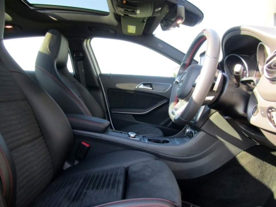 MERCEDES-BENZ GLA 200 A/T, image 2