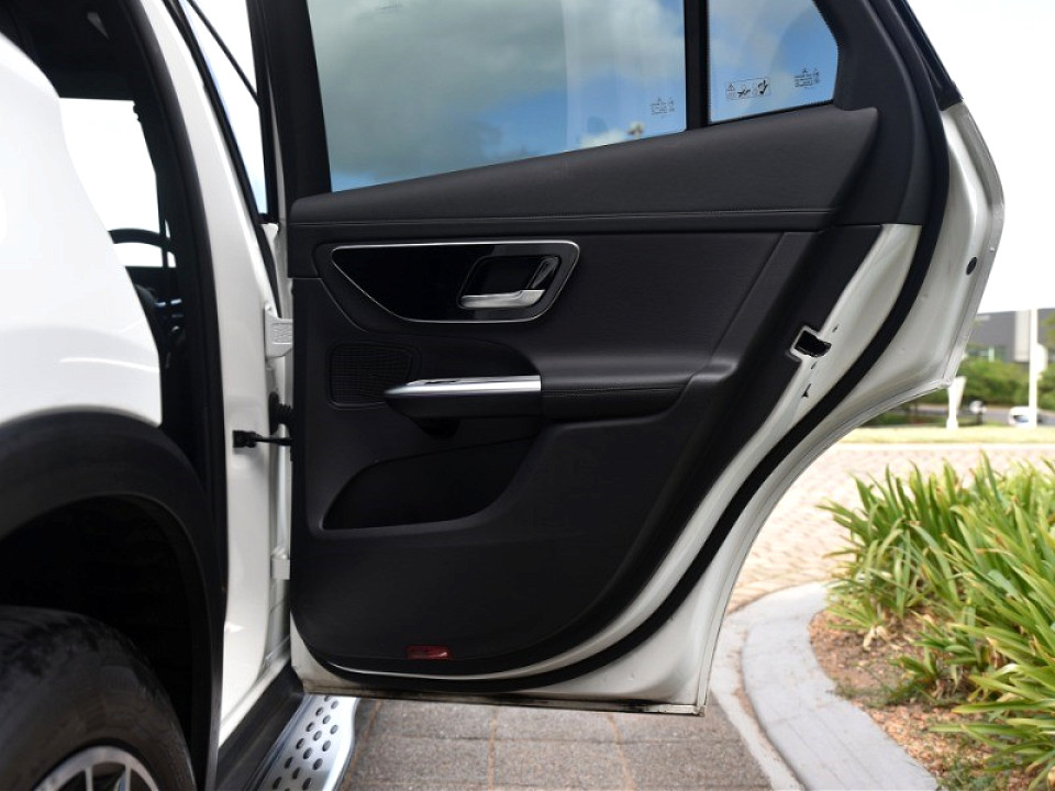 MERCEDES-BENZ GLC 300D 4MATIC, image 2