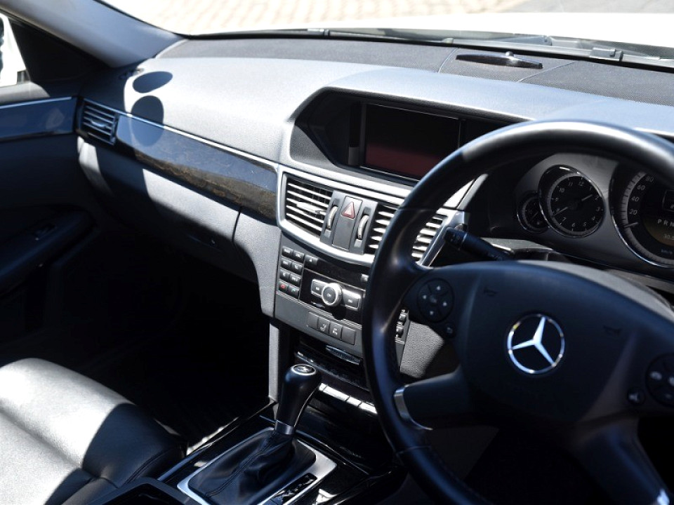 MERCEDES-BENZ E 200 CGI BE AVANTGARDE, image 2