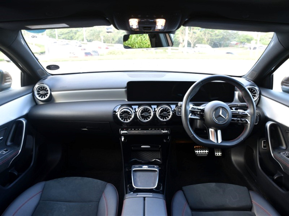 MERCEDES-BENZ A200D (4DR), image 2