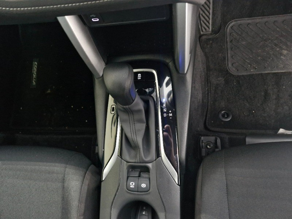 TOYOTA COROLLA CROSS 1.8 Xi , image 2