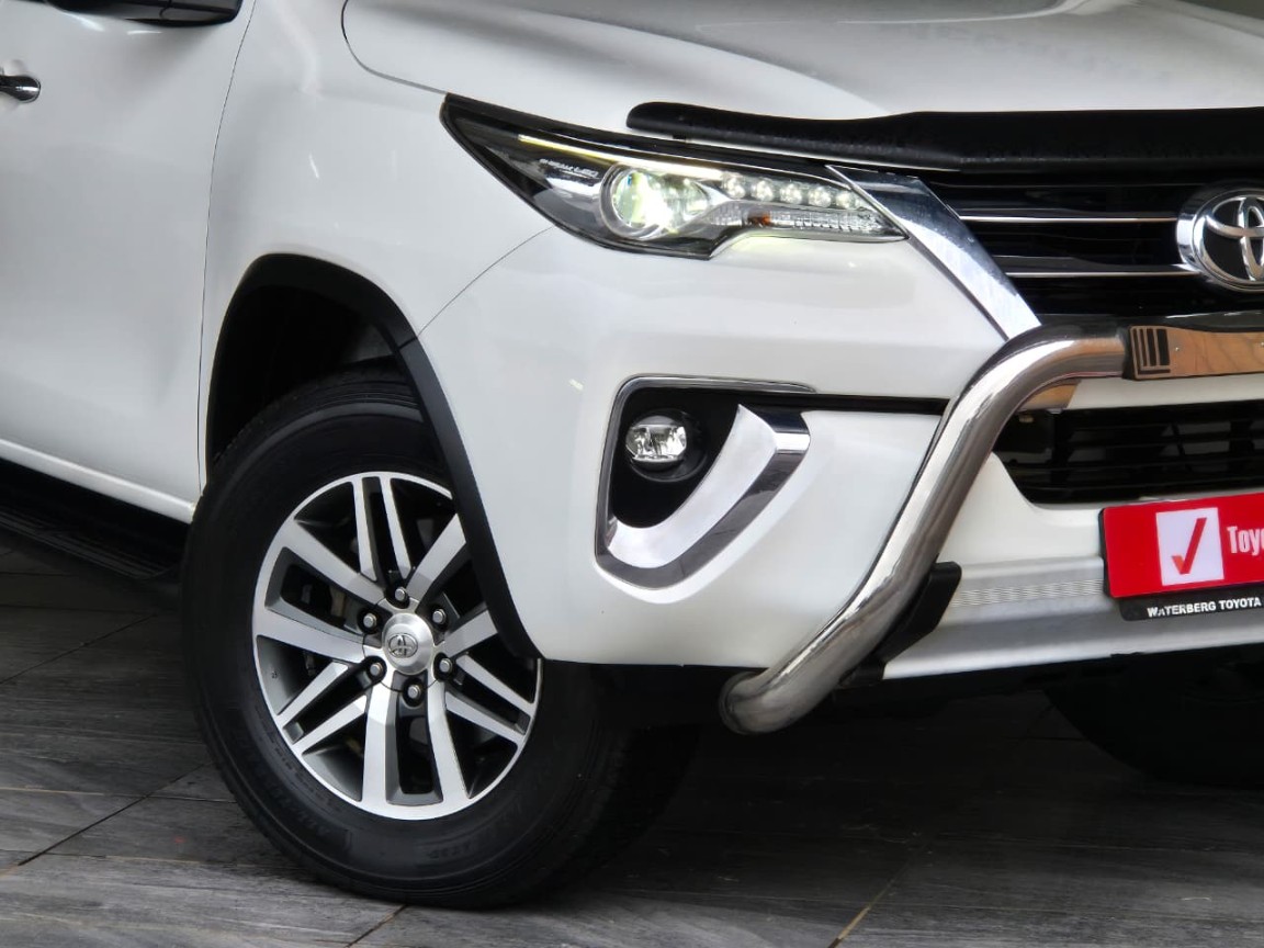 TOYOTA FORTUNER 2.8GD-6 EPIC A/T, image 2
