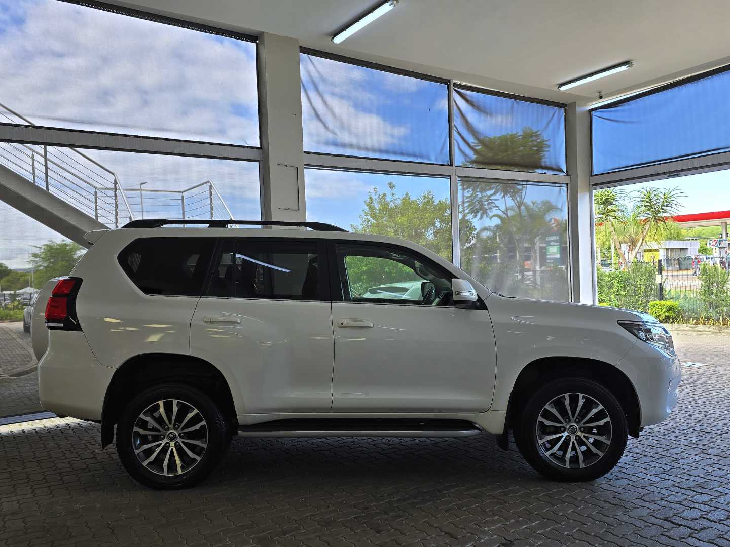 TOYOTA PRADO VX-L 2.8GD A/T, image 2