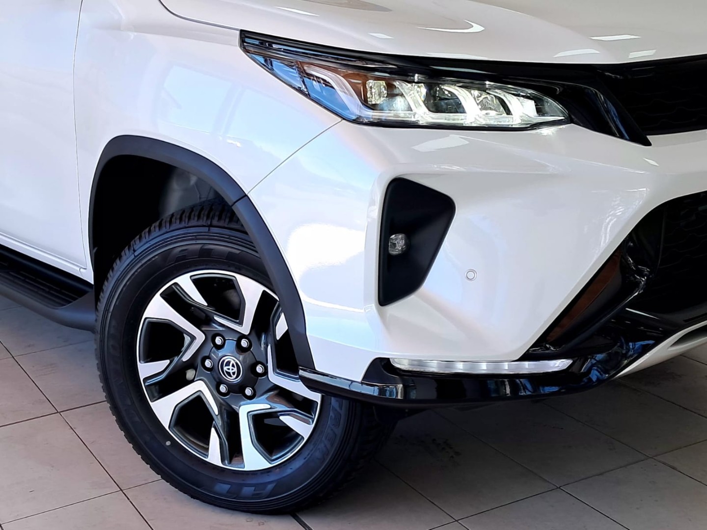 TOYOTA FORTUNER 2.8GD-6 4X4 A/T, image 2