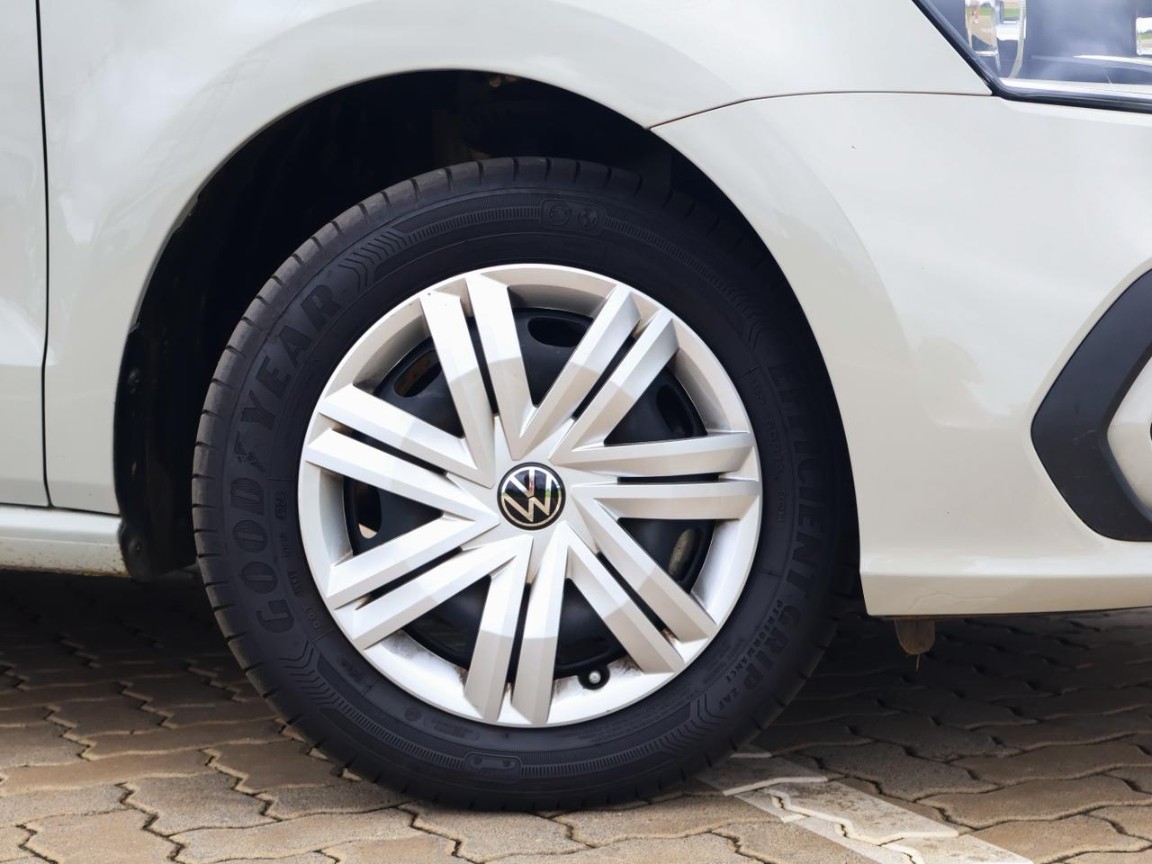 VOLKSWAGEN POLO VIVO 1.4 (5DR), image 2