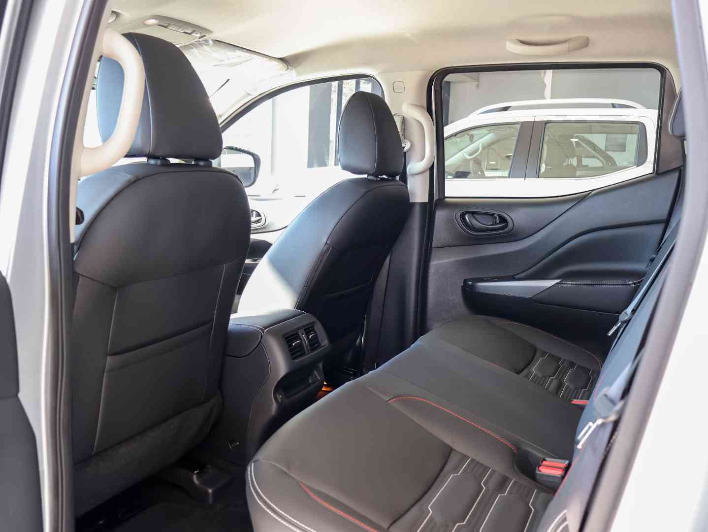 NISSAN NAVARA 2.5DDTi PRO-2X A/T D/C P/U, image 2