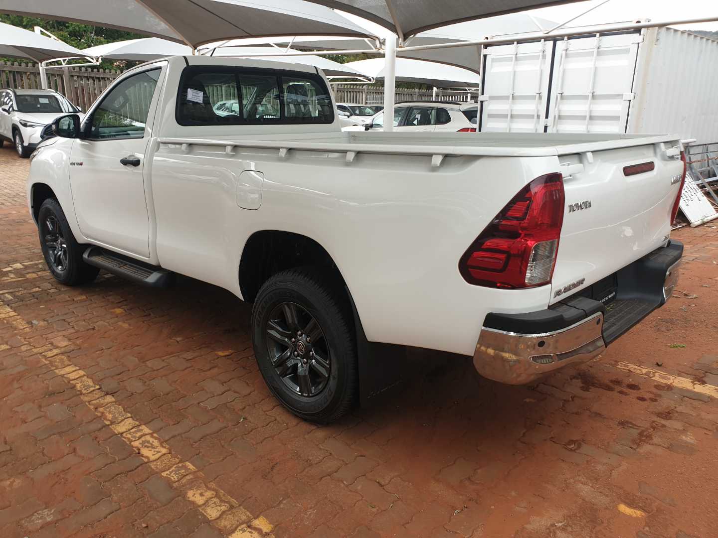Toyota Hilux 2.4 GD-6 4X4 Raider 6MT, image 1