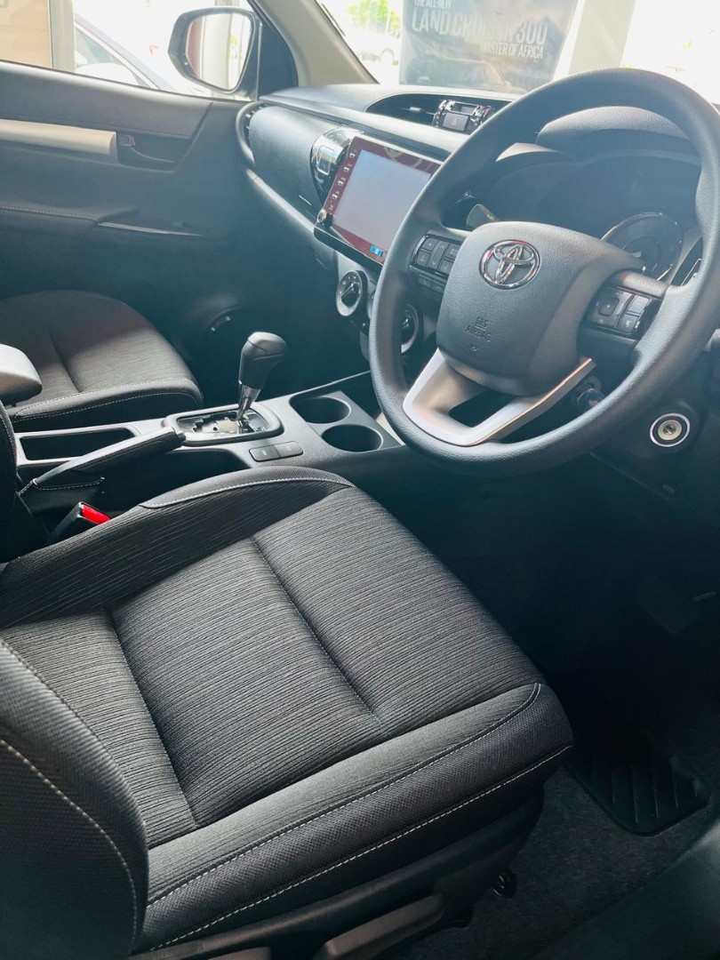 TOYOTA HILUX 2.4 GD-6 RAIDER 4X4 A/T P/U D/C, image 2