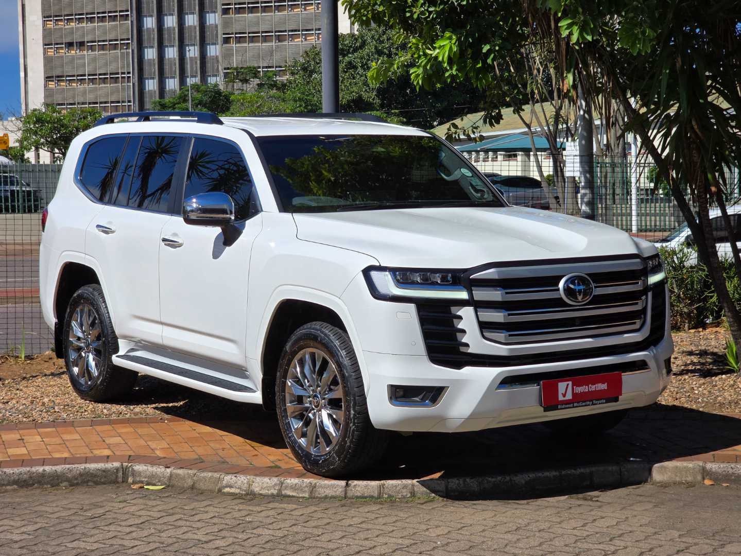 TOYOTA LANDCRUISER 300 V6 3.3D ZX, image 1