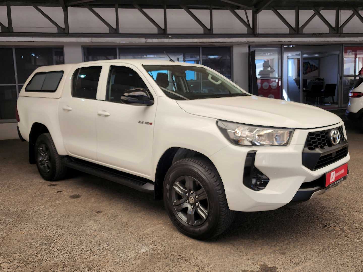 Toyota Hilux Double Cab  2.4GD6 4X4 Raider MT, image 1
