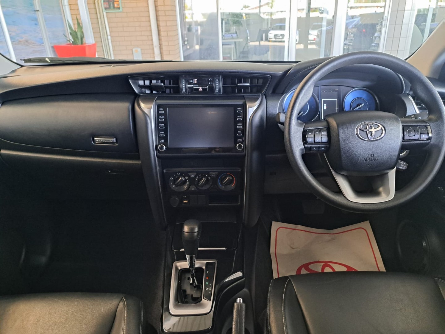 TOYOTA  FORTUNER 2.4GD-6 R/B A/T, image 2