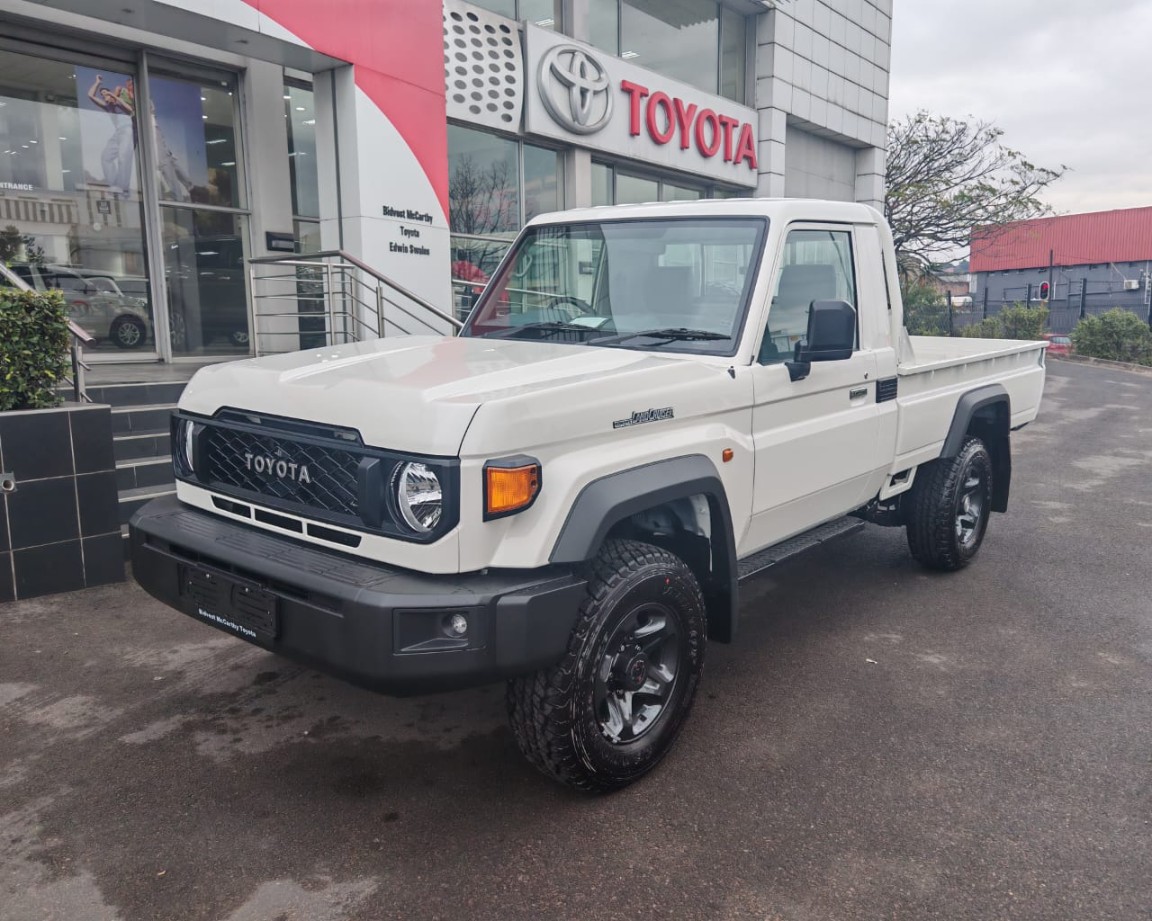 TOYOTA LAND CRUISER 79 2.8 GD-6 P/U S/C A/T, image 1