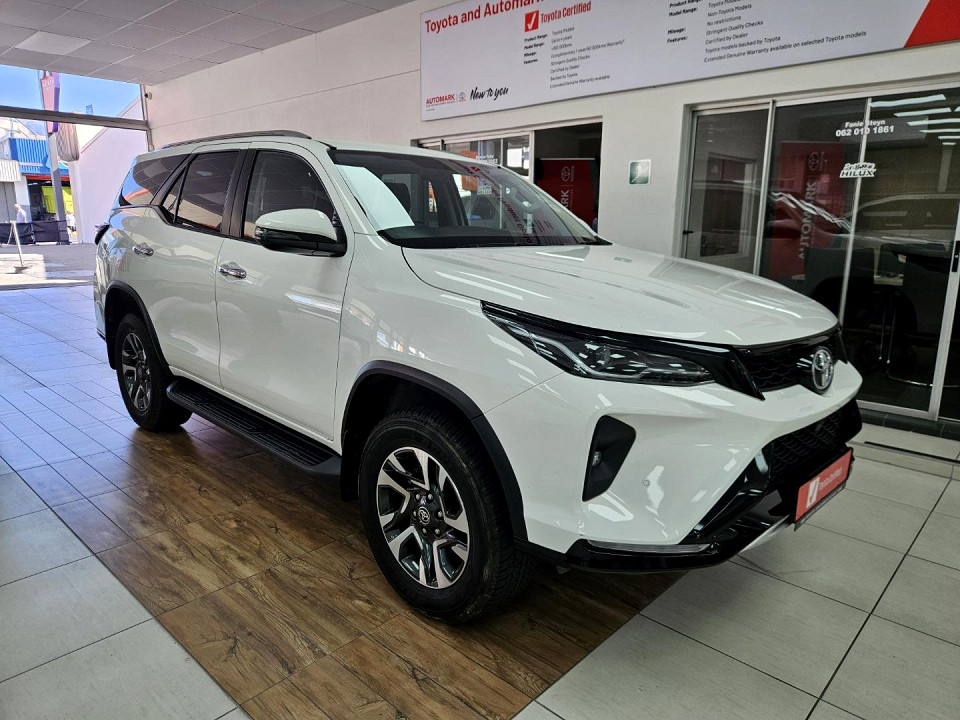 TOYOTA  FORTUNER 2.4GD-6 R/B A/T, image 1