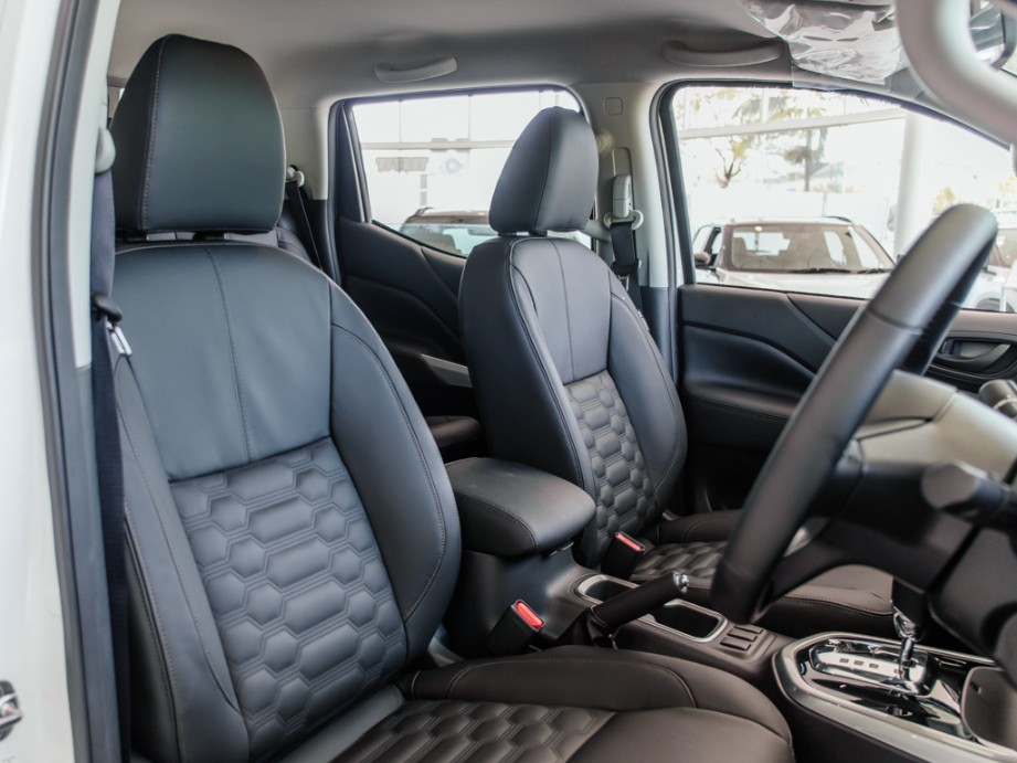 NISSAN NAVARA 2.5DDTI STEALTH 4X4 A/T, image 2