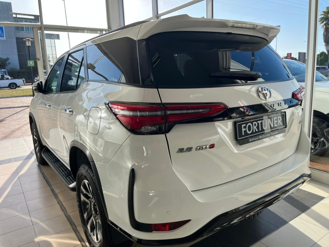 TOYOTA FORTUNER 2.8GD-6 4X4 A/T, image 2