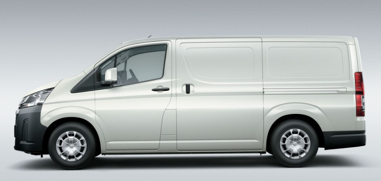 TOYOTA QUANTUM 2.8 SLWB F/C P/V, image 2