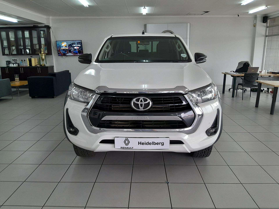 TOYOTA HILUX 2.4 GD-6 RAIDER X 4X4 A/T P/U D/C, image 2