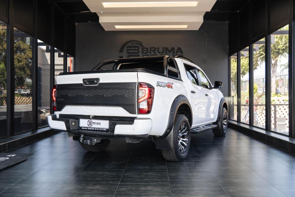 Nissan Navara 2.5DDTi Pro-4X 4X4 Auto D/C P/U, image 2