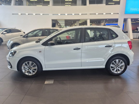 VOLKSWAGEN POLO VIVO 1.4 (5DR), image 2