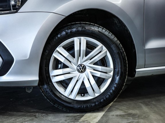 VOLKSWAGEN POLO VIVO 1.4 (5DR), image 2