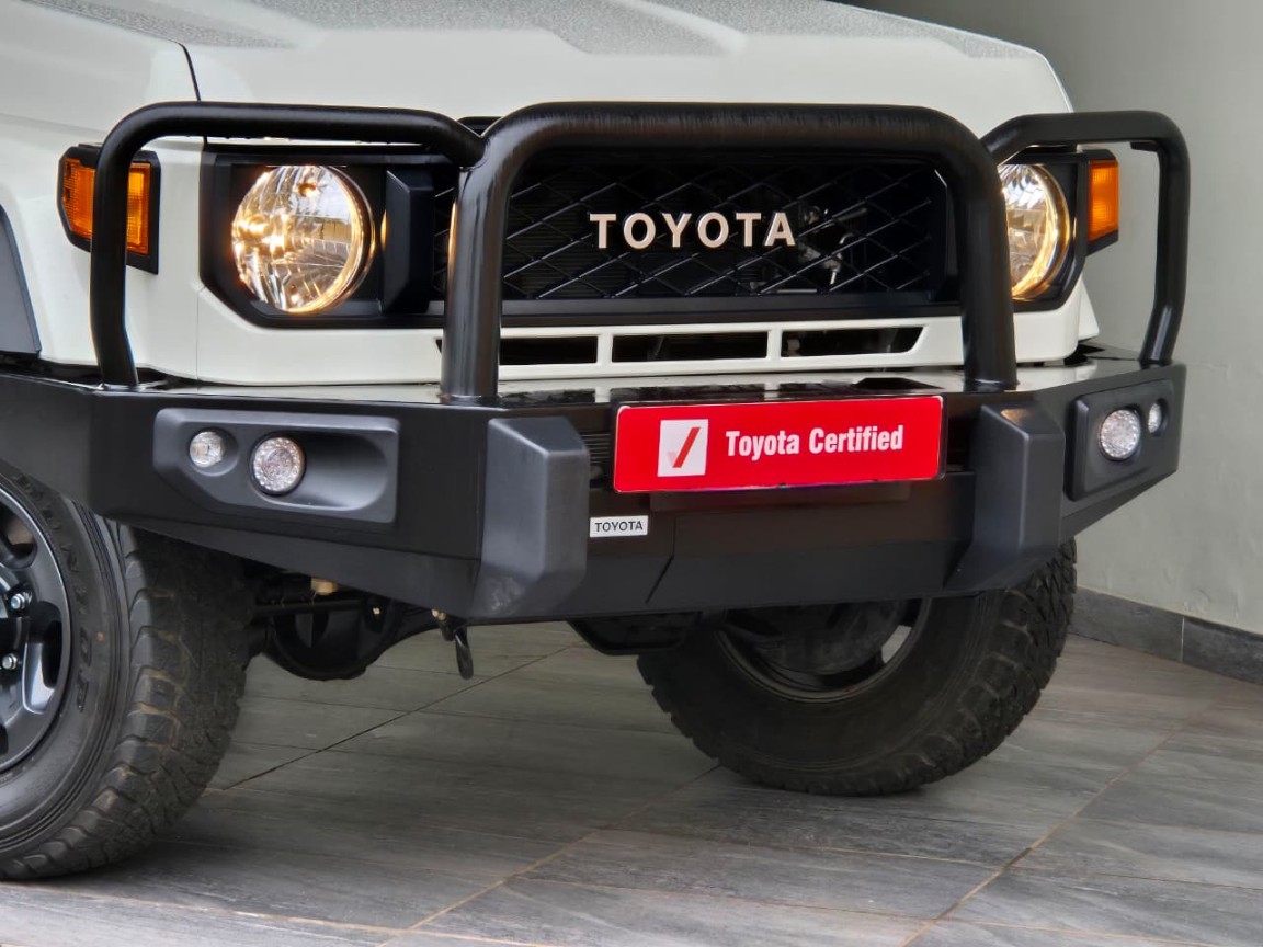 TOYOTA LANDCRUISER 76 2.8 GD-6 VX S/W A/T, image 2
