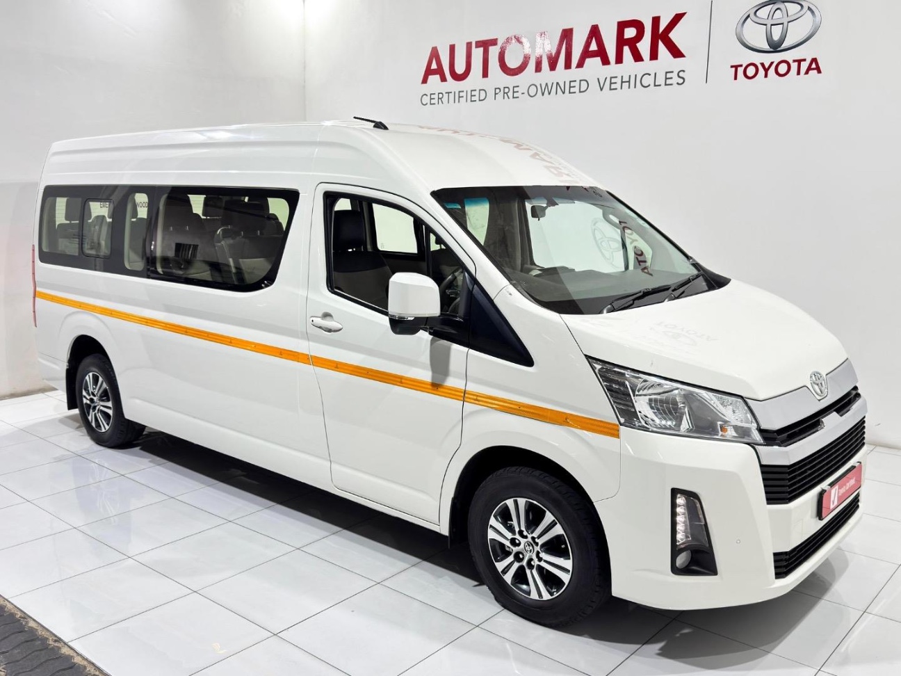 TOYOTA QUANTUM 2.8 GL 14 SEAT, image 2