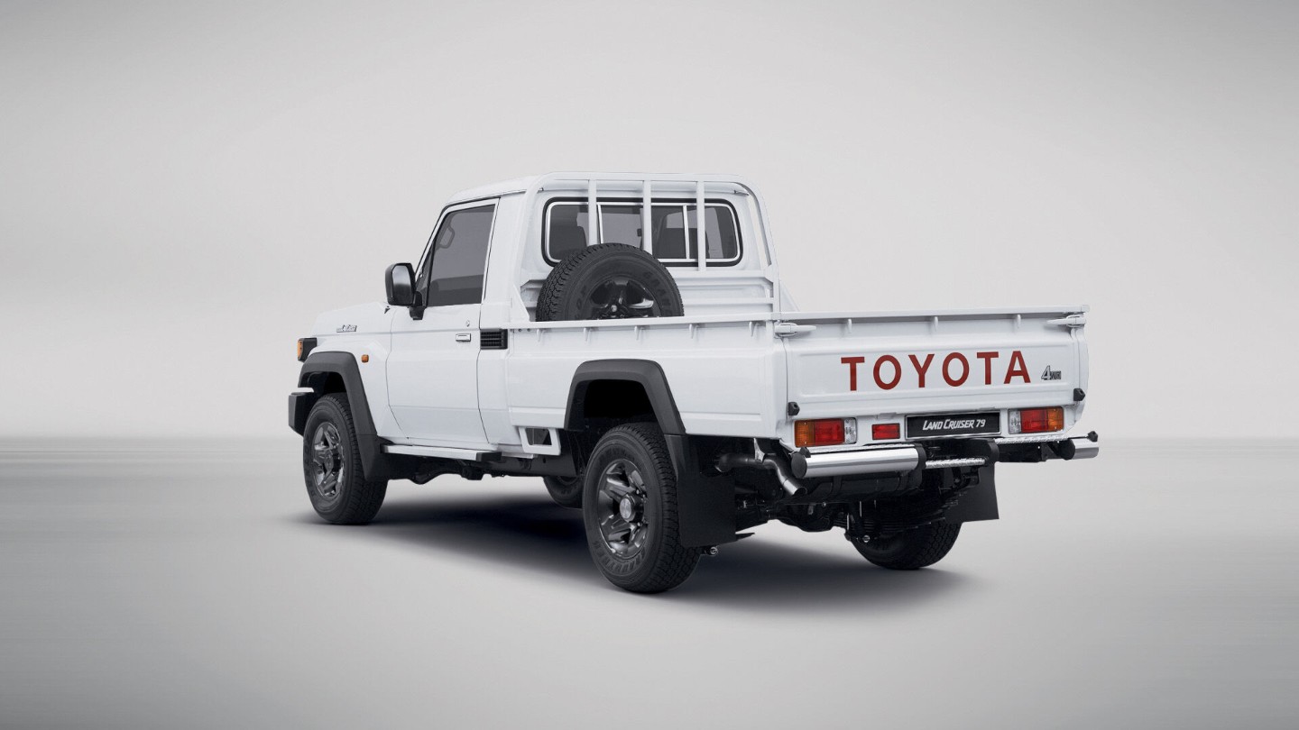 TOYOTA LAND CRUISER 79 2.8 GD-6 P/U S/C A/T, image 2