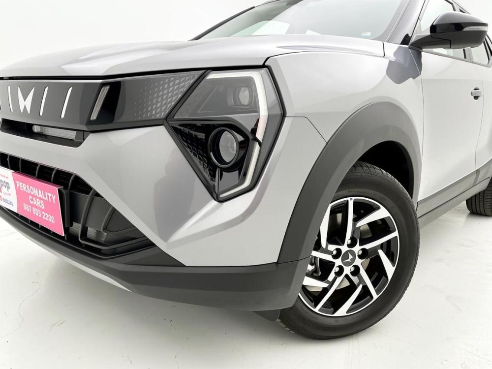 MAHINDRA XUV3XO 1.2T AX5 A/T, image 2