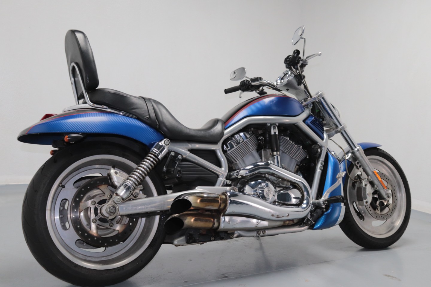 HARLEY DAVIDSON V-ROD, image 2