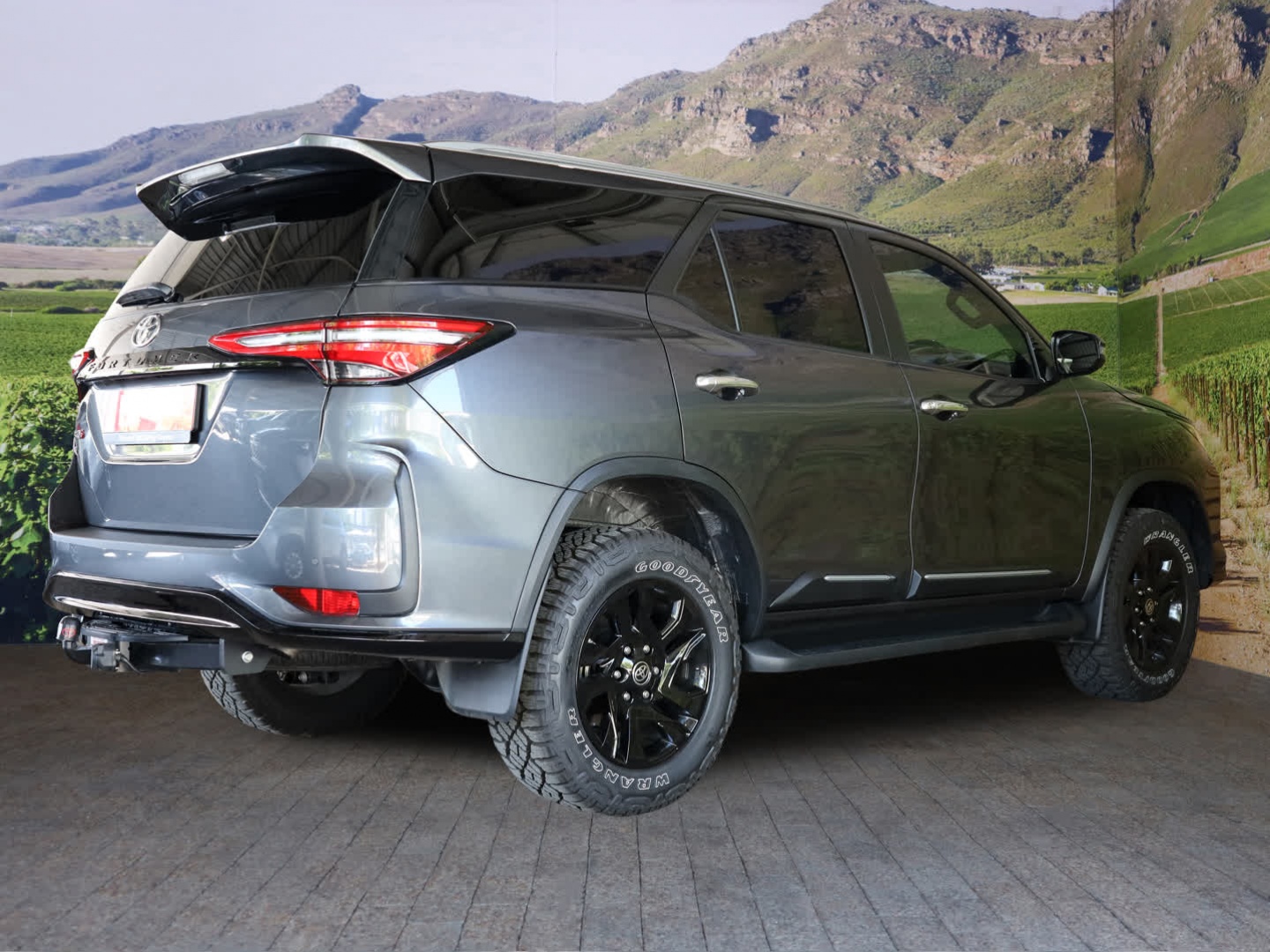 TOYOTA FORTUNER 2.8GD-6 VX A/T, image 2