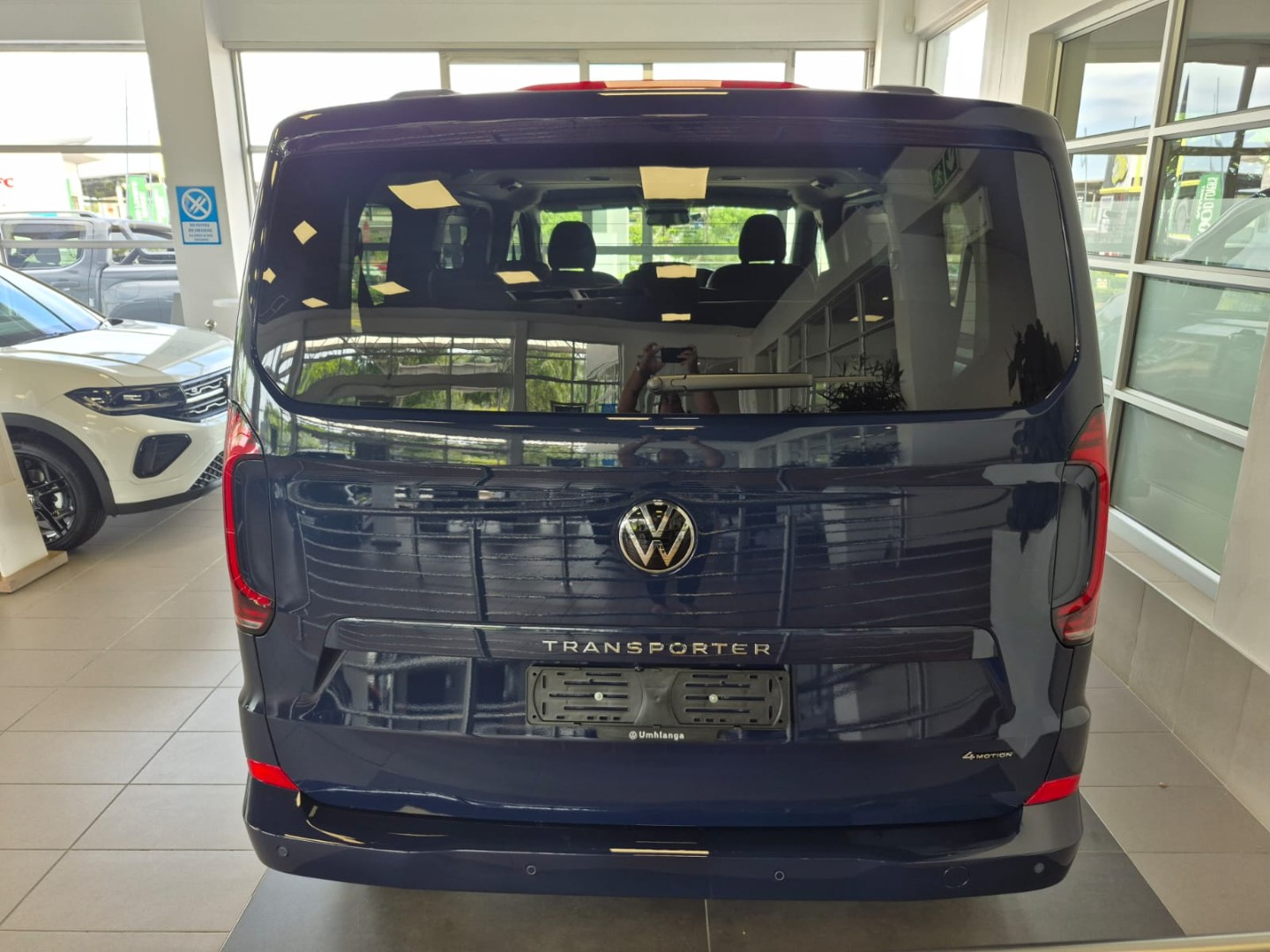VOLKSWAGEN TRANSPORTER KOMBI 2.0TDi STYLE 4MOT A/T , image 2